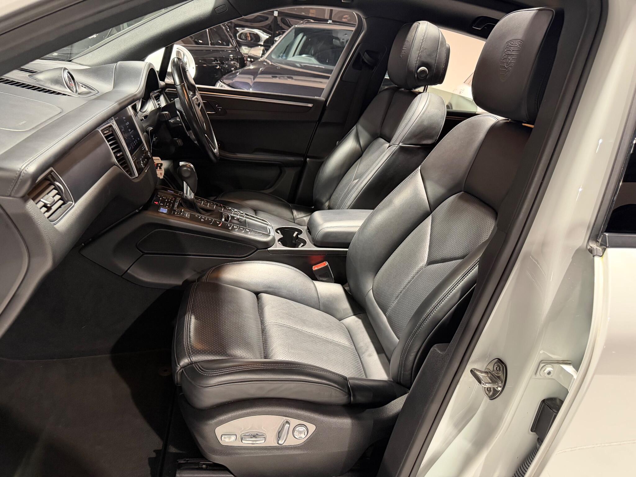 Porsche Macan 2.0T SUV 5dr Petrol PDK 4WD Euro 6 (s/s) (252 ps)